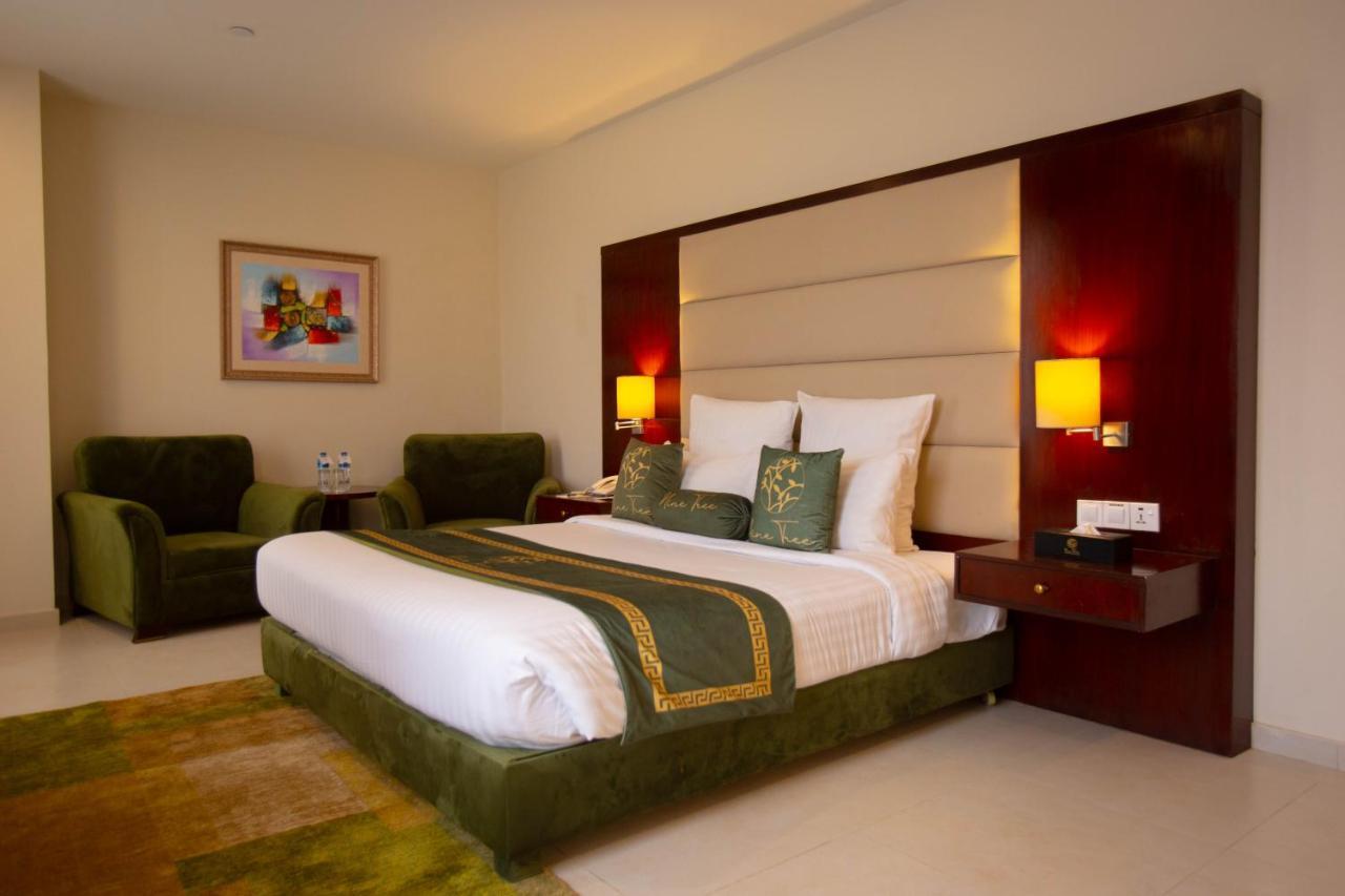 Nine Tree Luxury Hotel & Suites 拉合尔 外观 照片